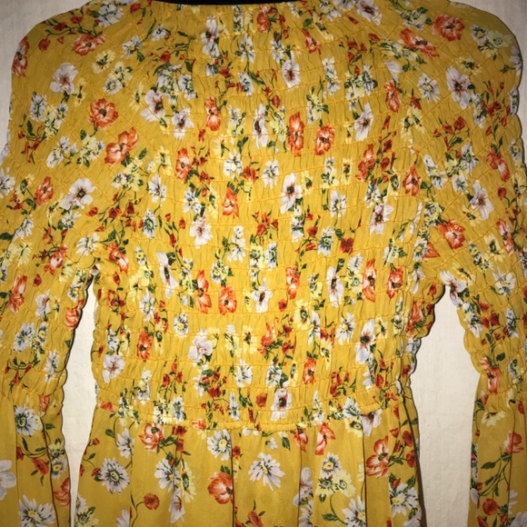 Ups & Downs Floral Blouse  -L - NWT - Picture 6 of 6